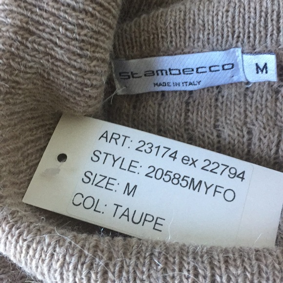 St.ambecco cowl neck sweater BNWT Size Medium - Picture 5 of 7